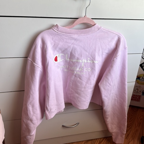 Women’s cropped pink crew neck - Picture 2 of 2